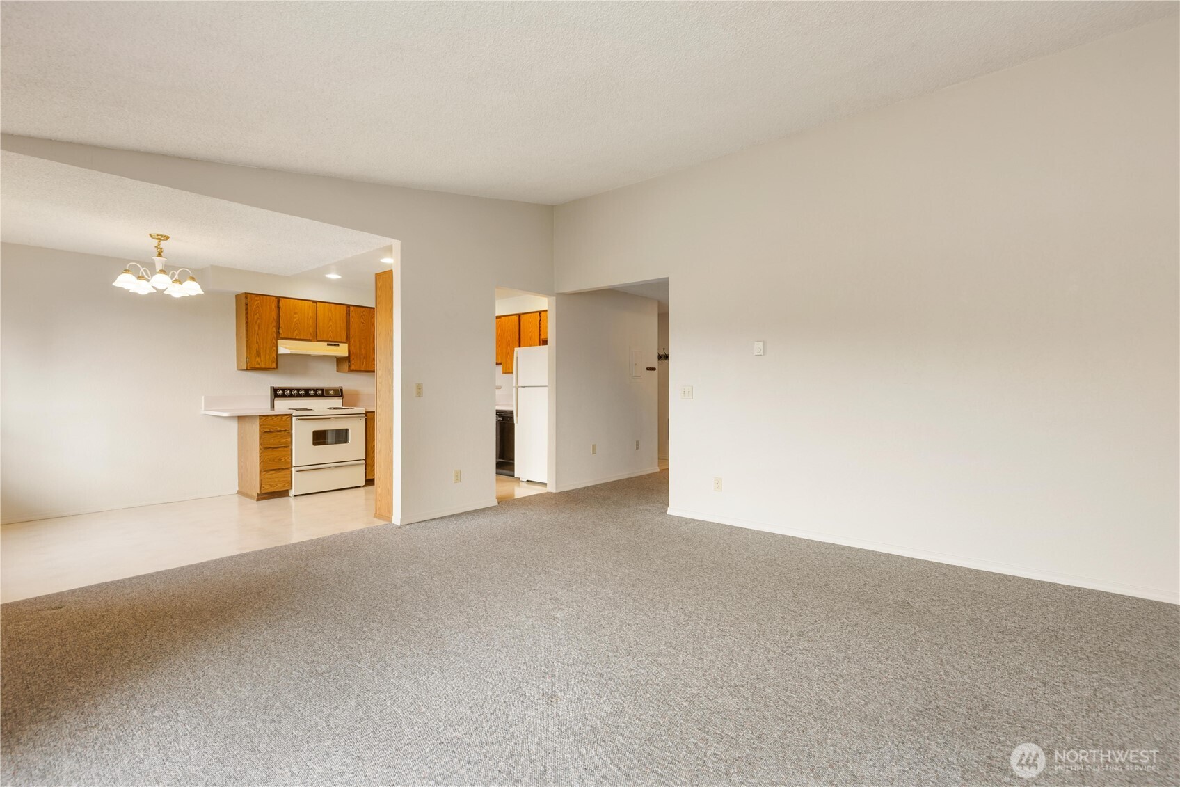 23305 Lakeview Drive #C204, Mountlake Terrace, WA 98043