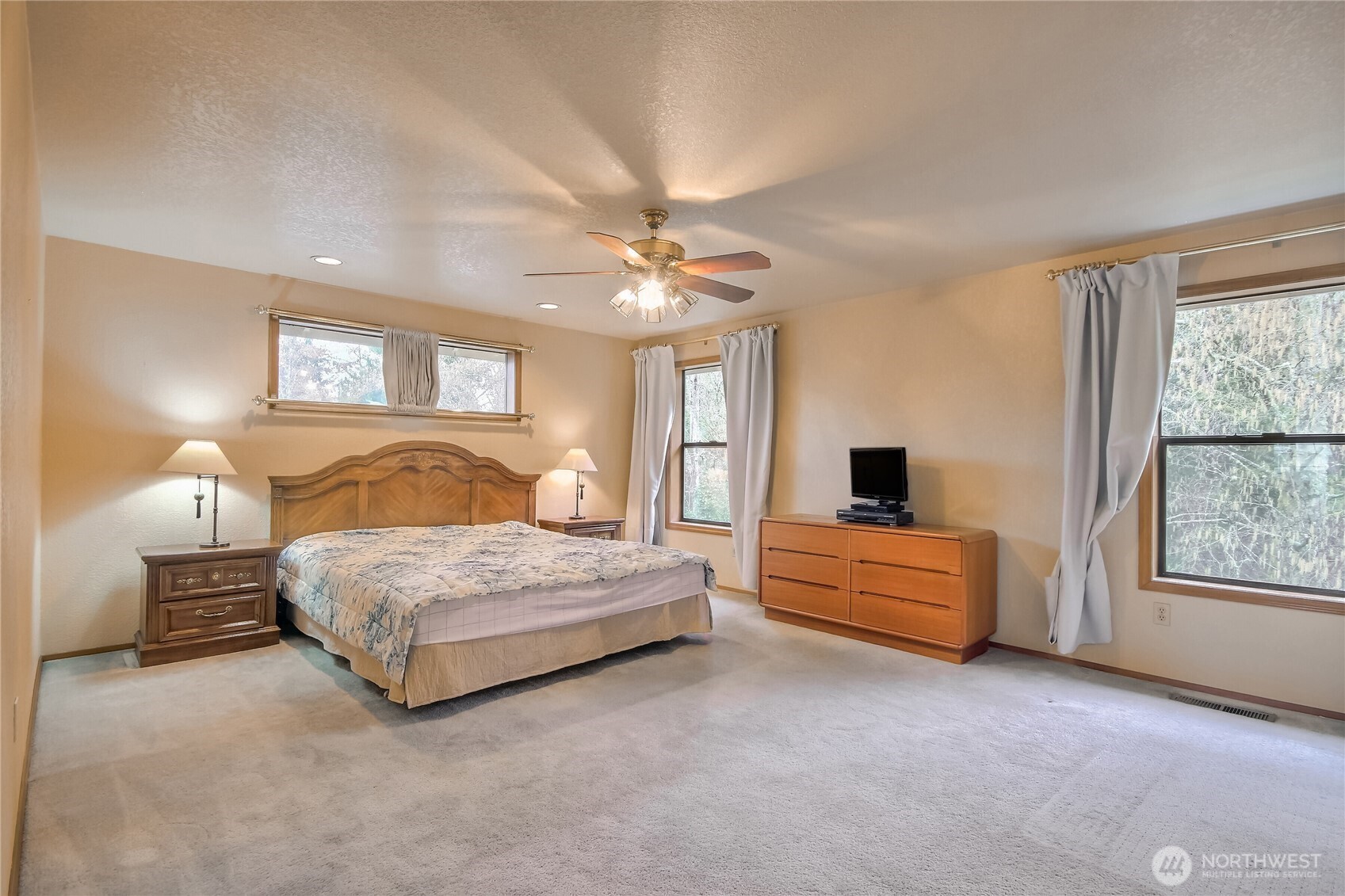 32026 11th Avenue SW, Federal Way, WA 98023