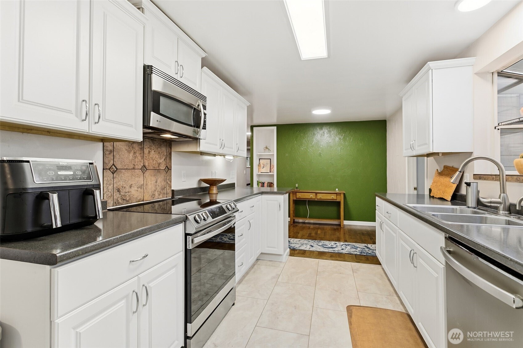 721 15th Avenue SE, Puyallup, WA 98372