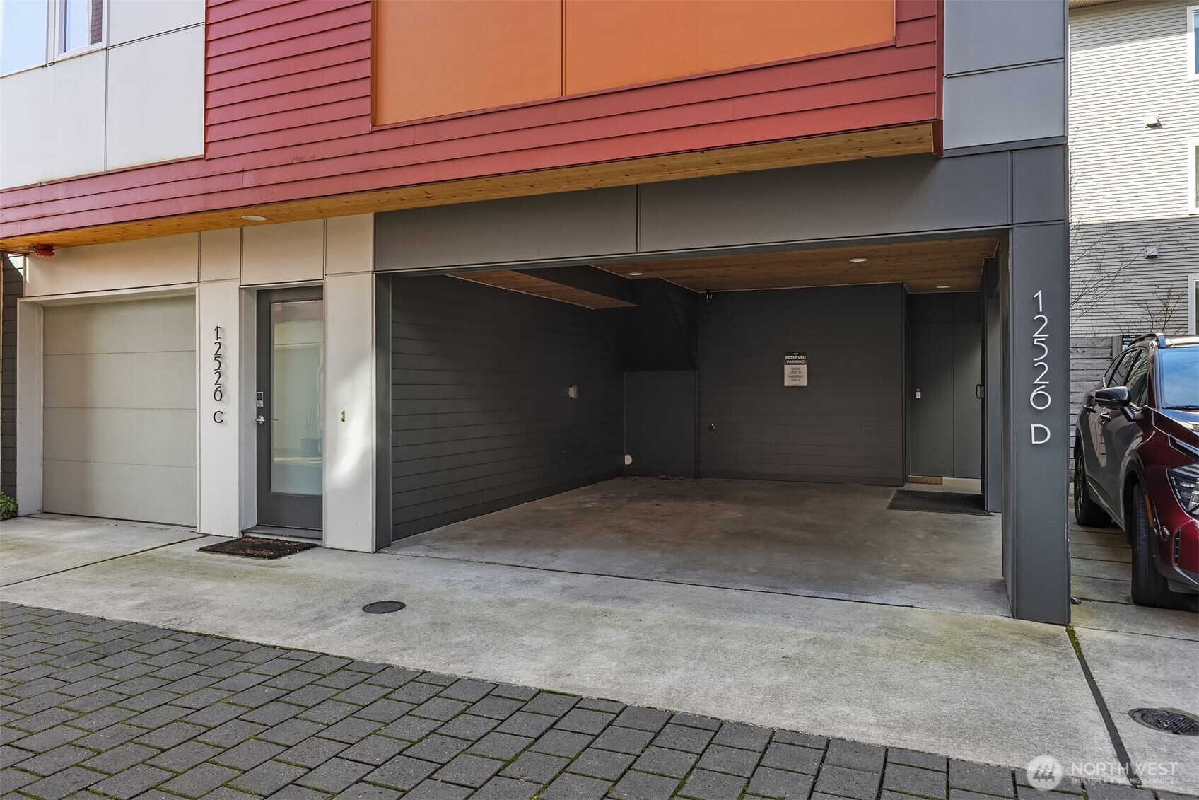 12526 15th Avenue NE #D, Seattle, WA 98125