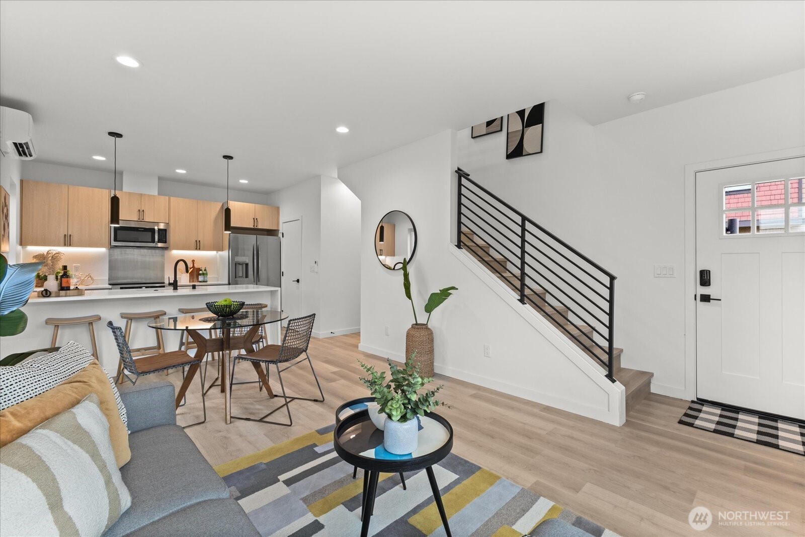 6530 18th Avenue SW #B, Seattle, WA 98106