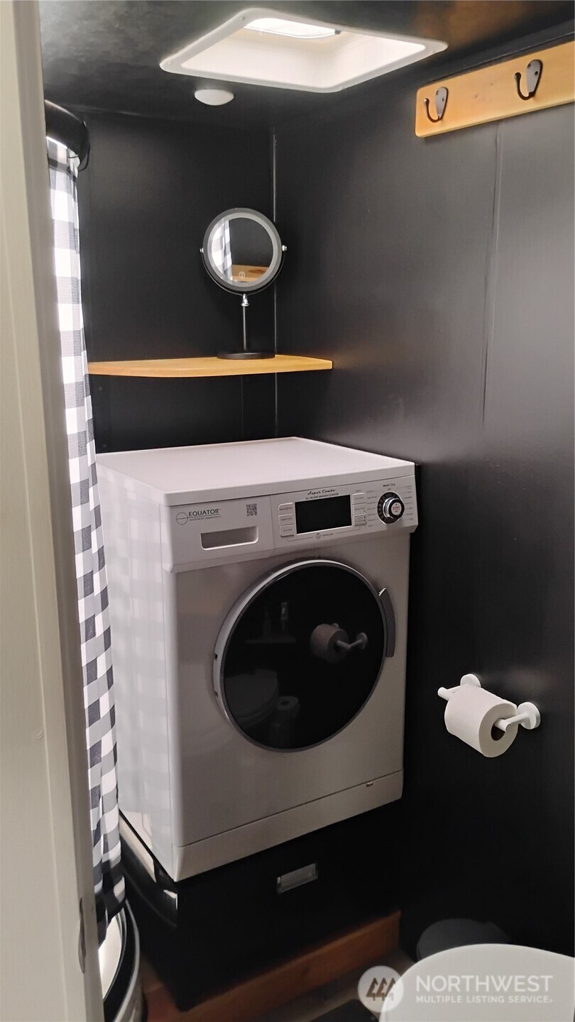 680 N Triton Heights Road , Lilliwaup, WA 98555