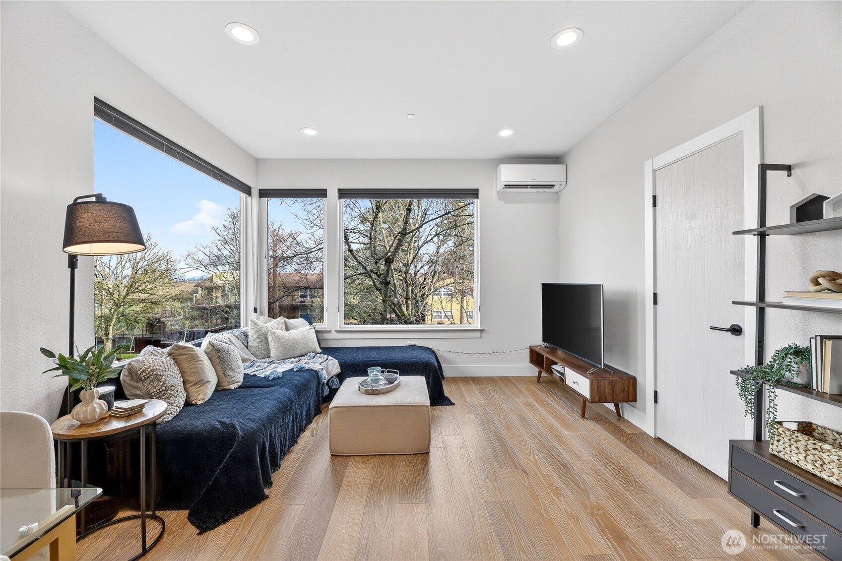 6543 35th Avenue SW #B, Seattle, WA 98126