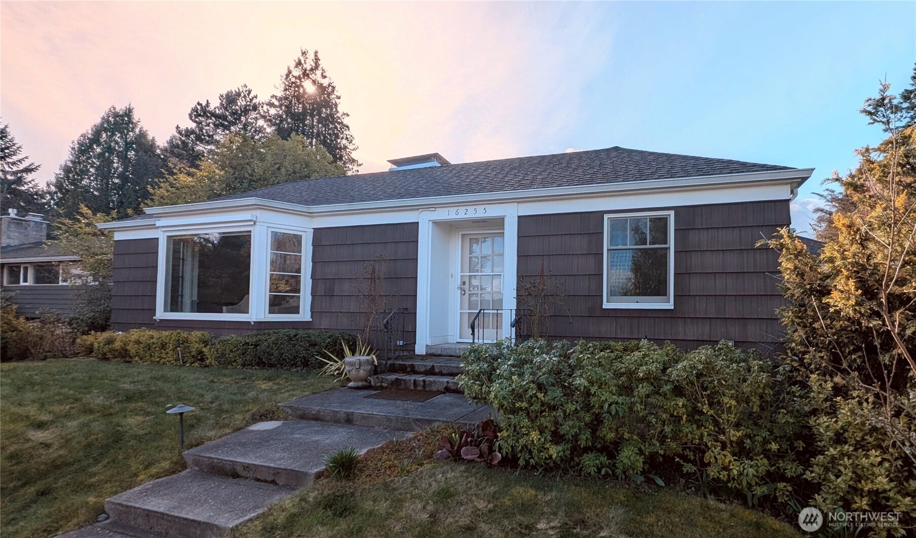 16255 38th Avenue NE, Lake Forest Park, WA 98155