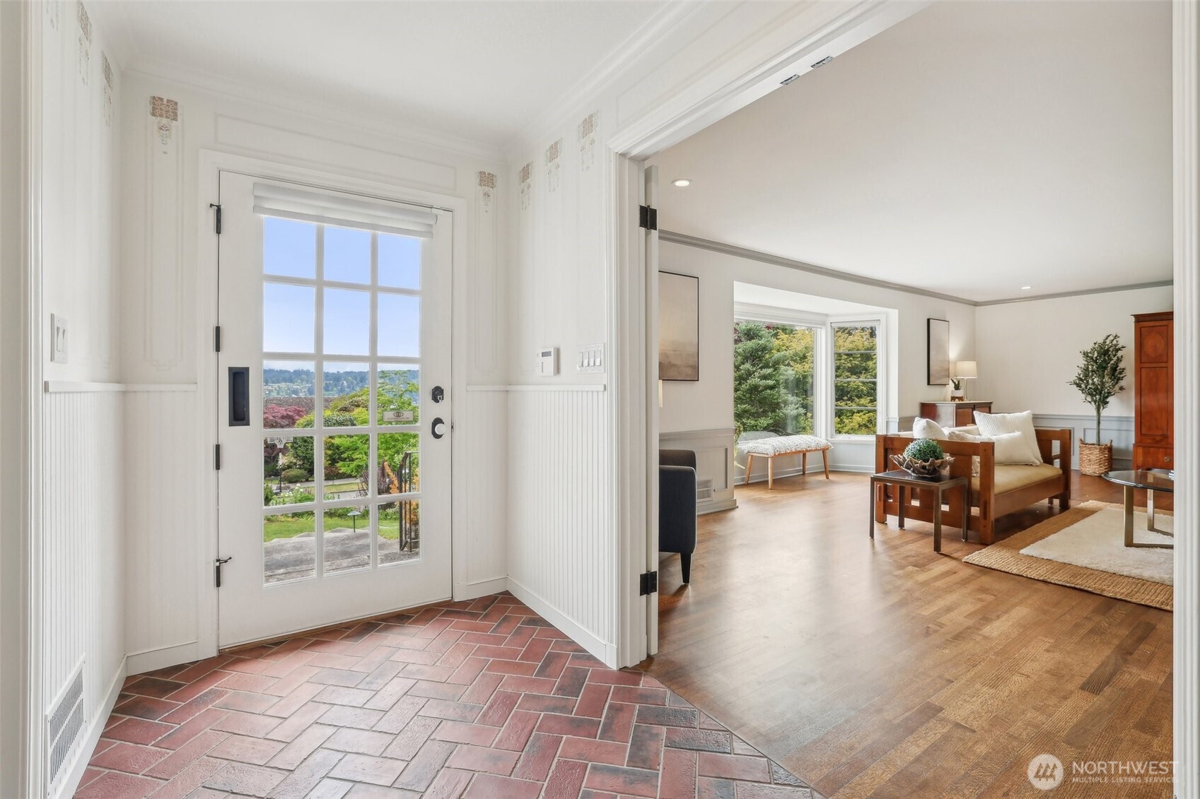 16255 38th Avenue NE, Lake Forest Park, WA 98155