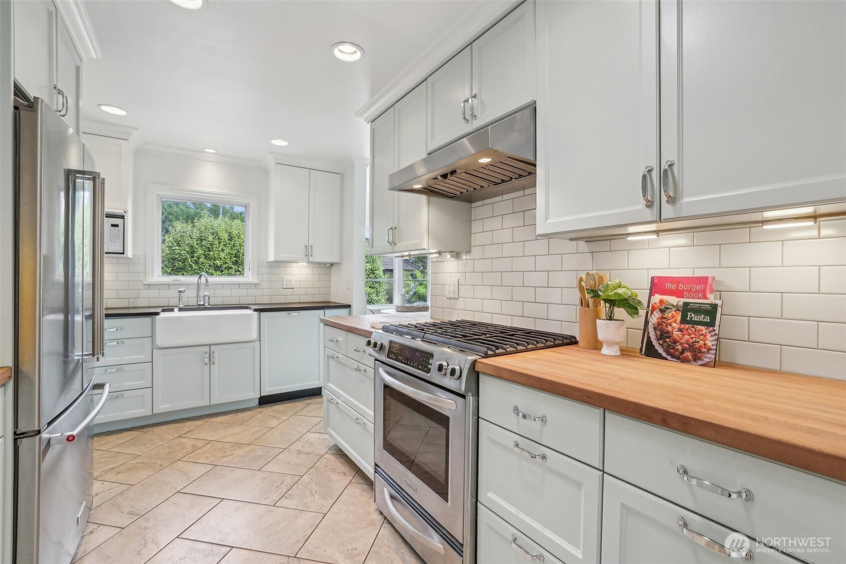 16255 38th Avenue NE, Lake Forest Park, WA 98155