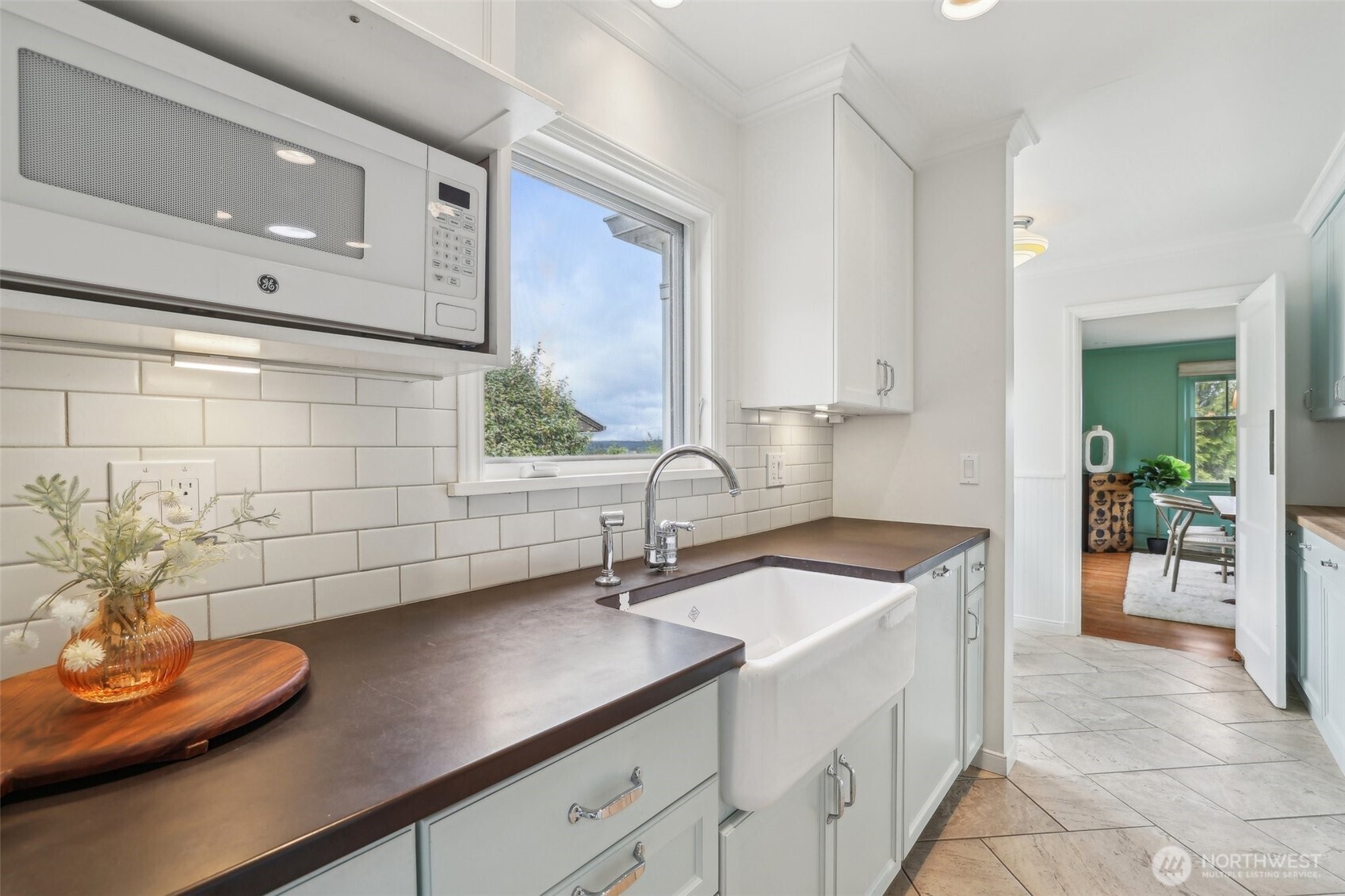 16255 38th Avenue NE, Lake Forest Park, WA 98155