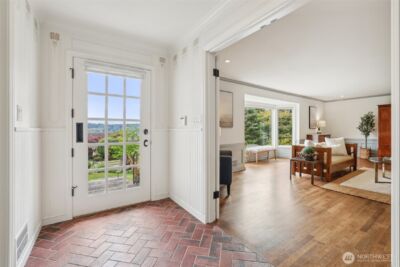 16255 38th Avenue NE, Lake Forest Park, WA 98155 - Photo 2