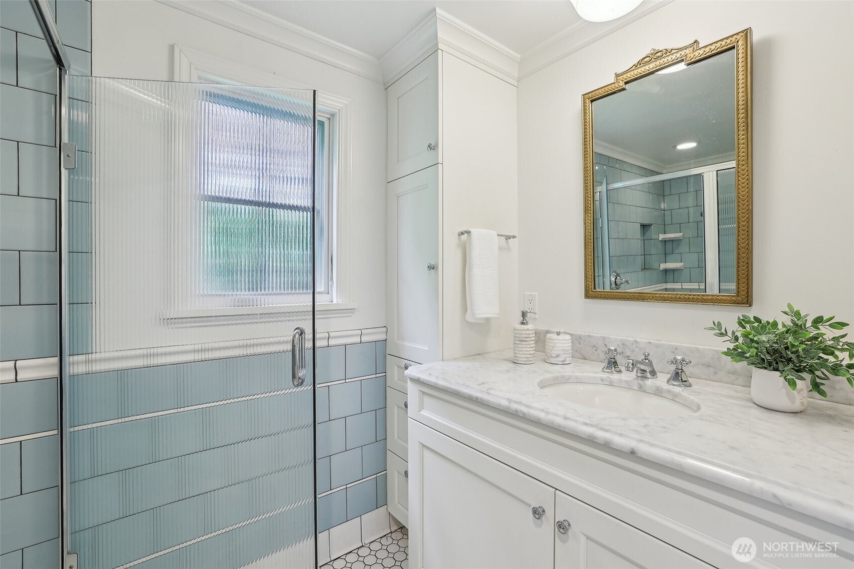 16255 38th Avenue NE, Lake Forest Park, WA 98155