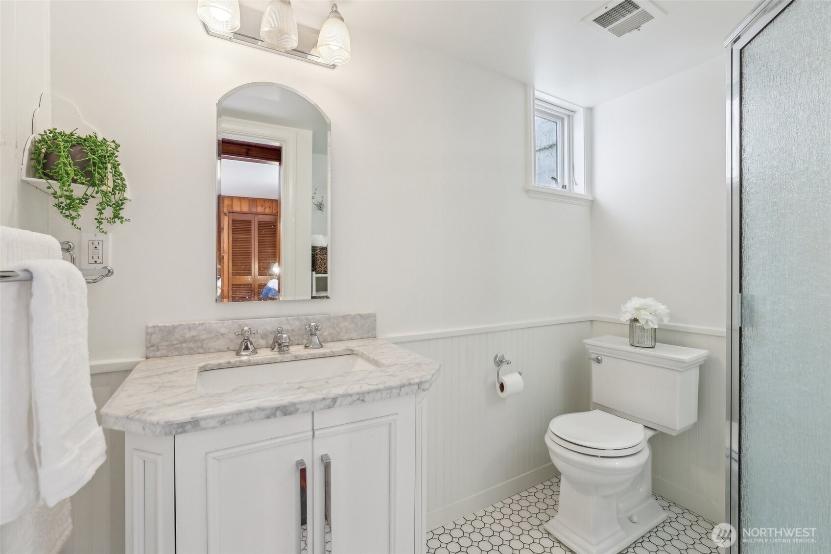 16255 38th Avenue NE, Lake Forest Park, WA 98155