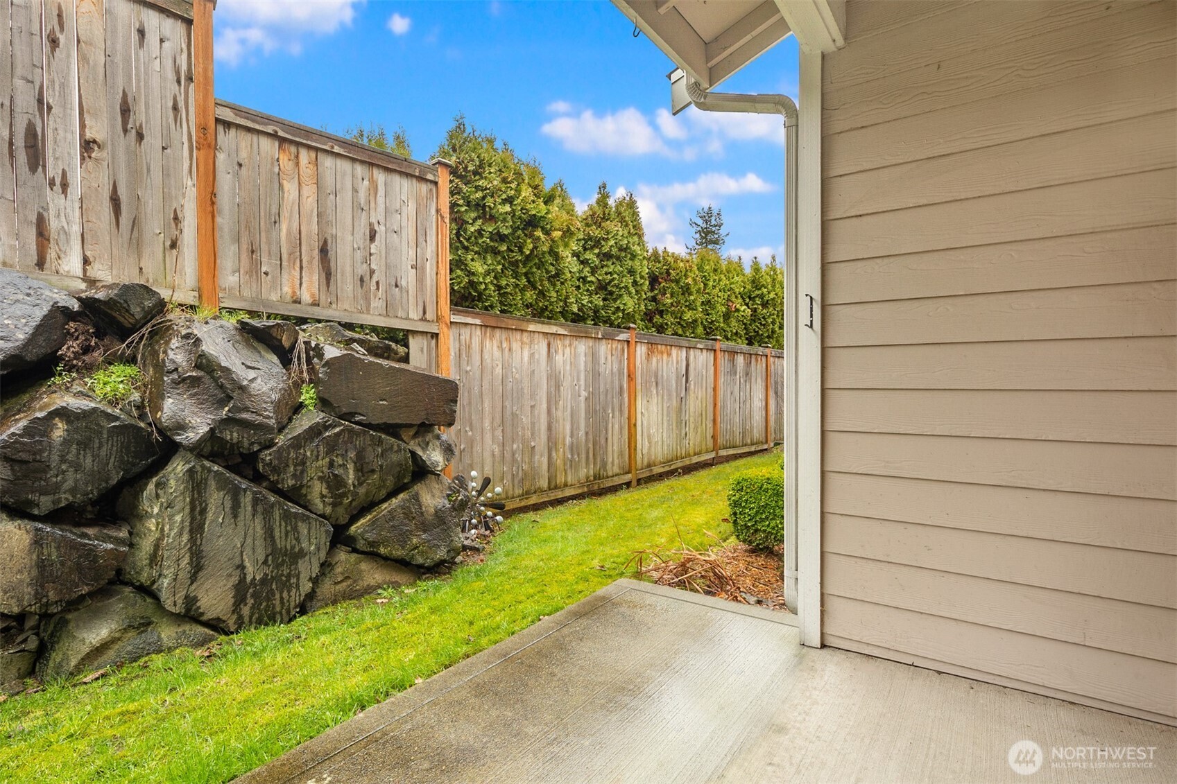 10700 SE 260th Street #E103, Kent, WA 98030