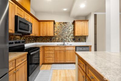 10700 SE 260th Street #E103, Kent, WA 98030 - Photo 6