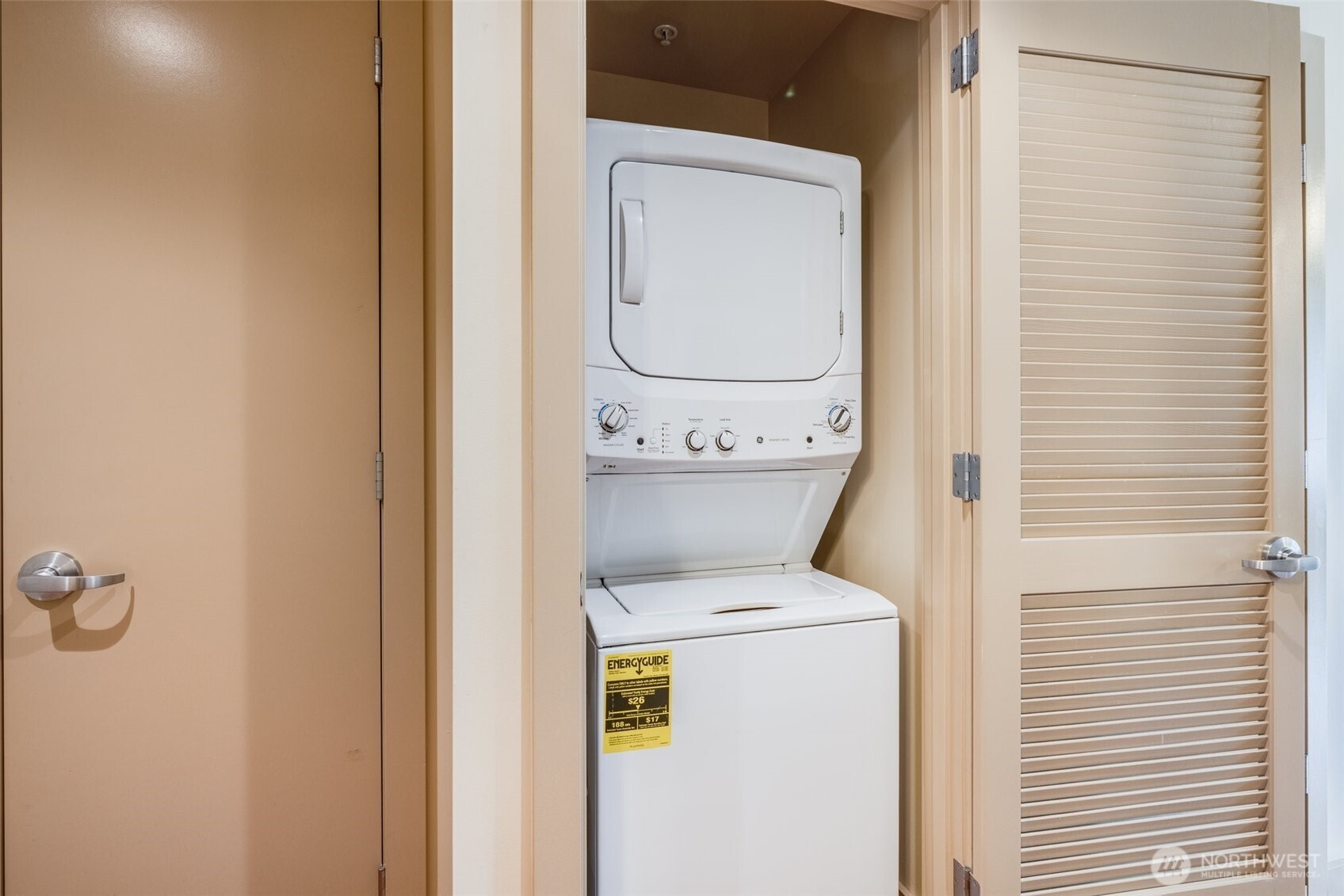 900 Lenora Street #W402, Seattle, WA 98121