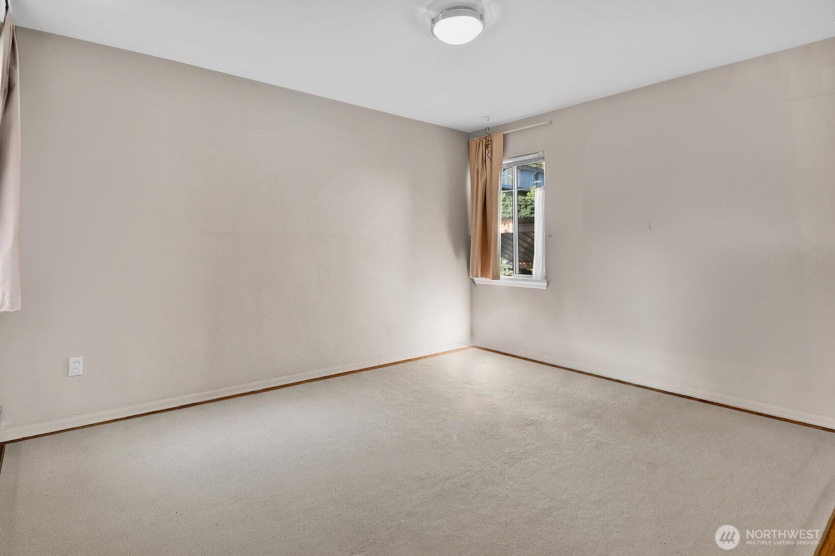 10742 Lakeside Avenue NE, Seattle, WA 98125