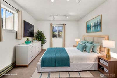 10742 Lakeside Avenue NE, Seattle, WA 98125 - Photo 12