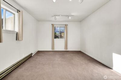 10742 Lakeside Avenue NE, Seattle, WA 98125 - Photo 13