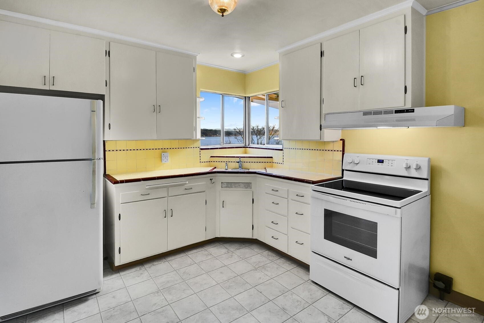 10742 Lakeside Avenue NE, Seattle, WA 98125