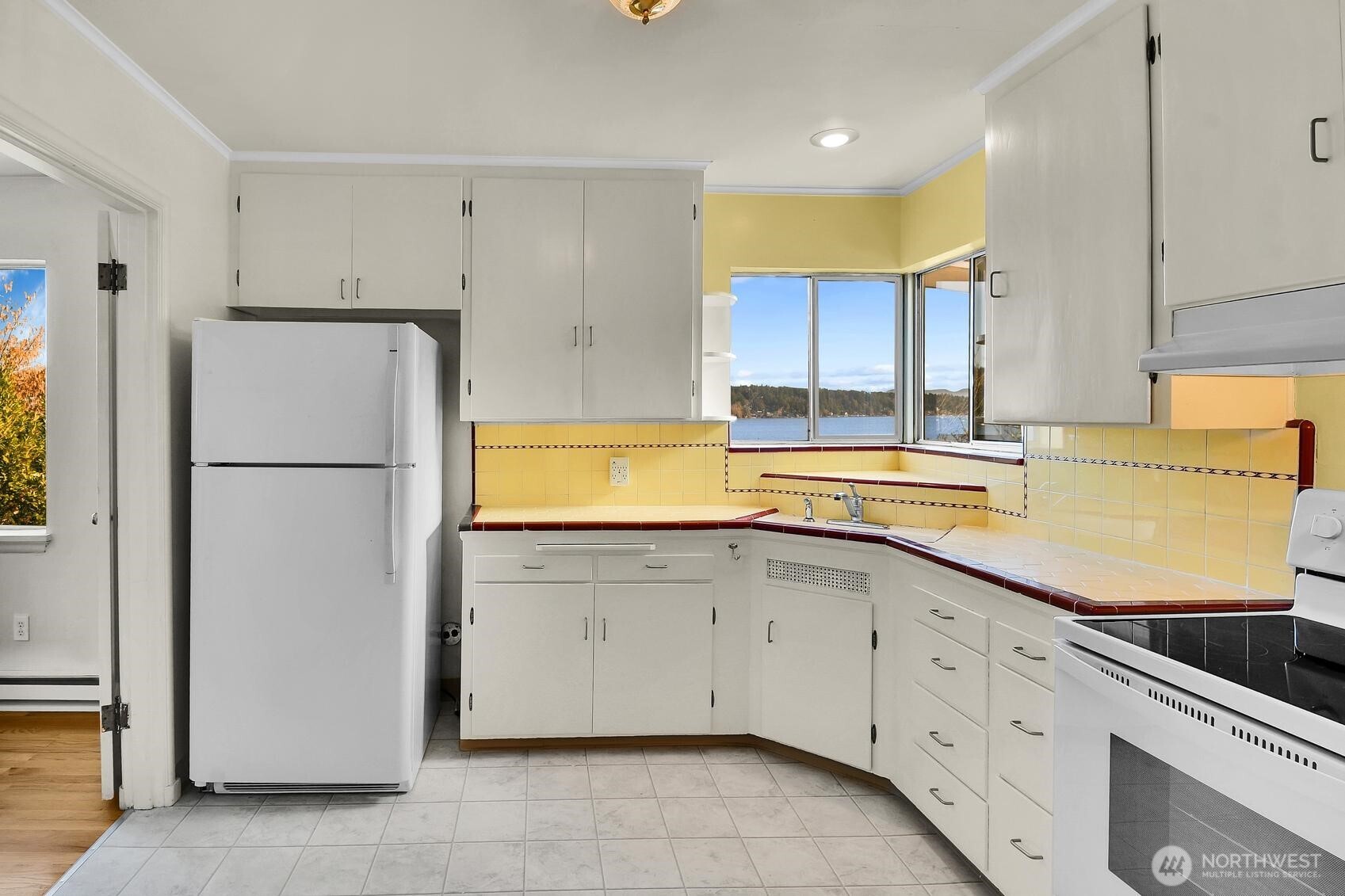 10742 Lakeside Avenue NE, Seattle, WA 98125