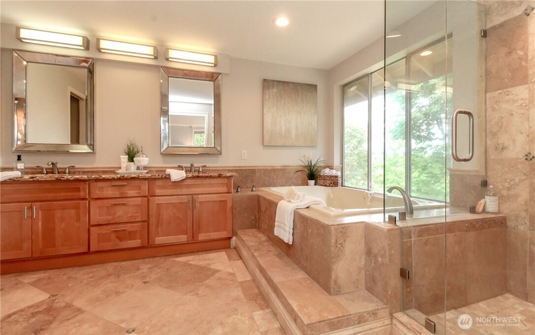 558 SW 333rd Court , Federal Way, WA 98023