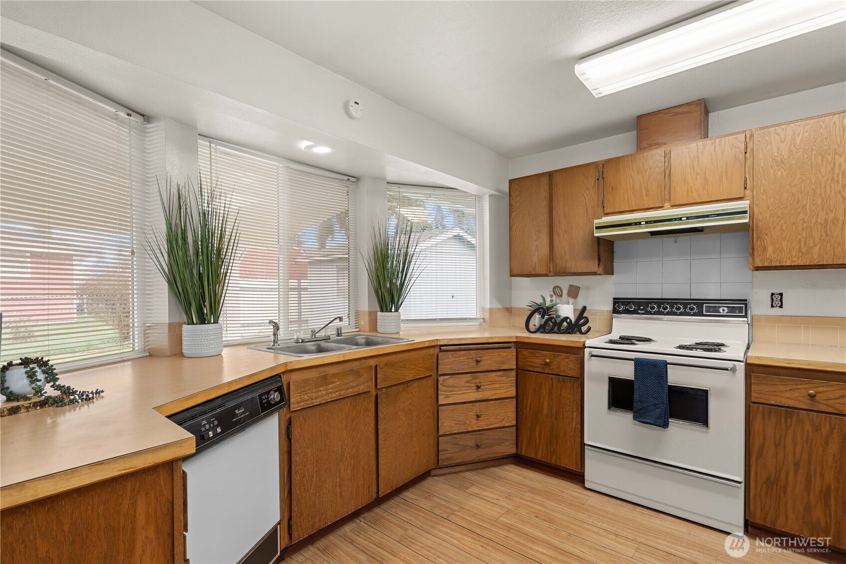 226 S 78th Street , Tacoma, WA 98408