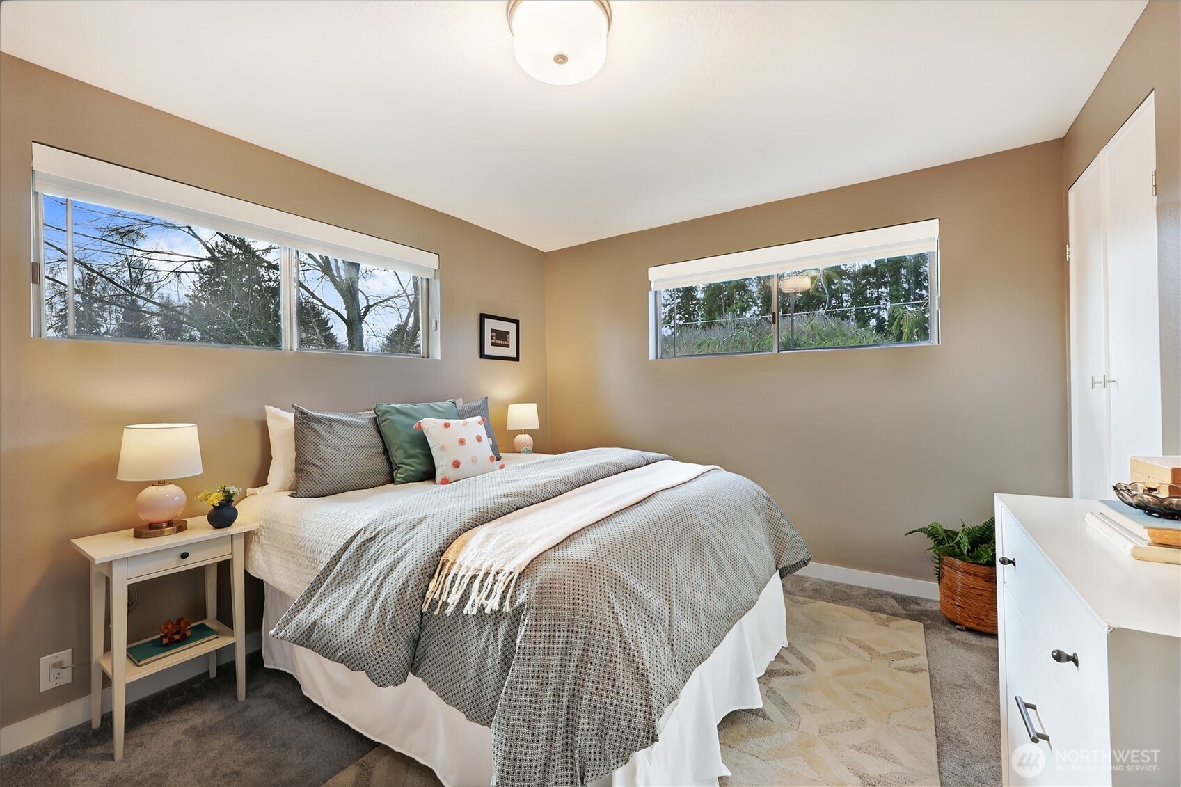 7302 33rd Avenue NE, Seattle, WA 98115