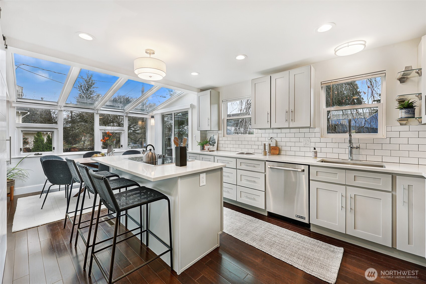 7302 33rd Avenue NE, Seattle, WA 98115