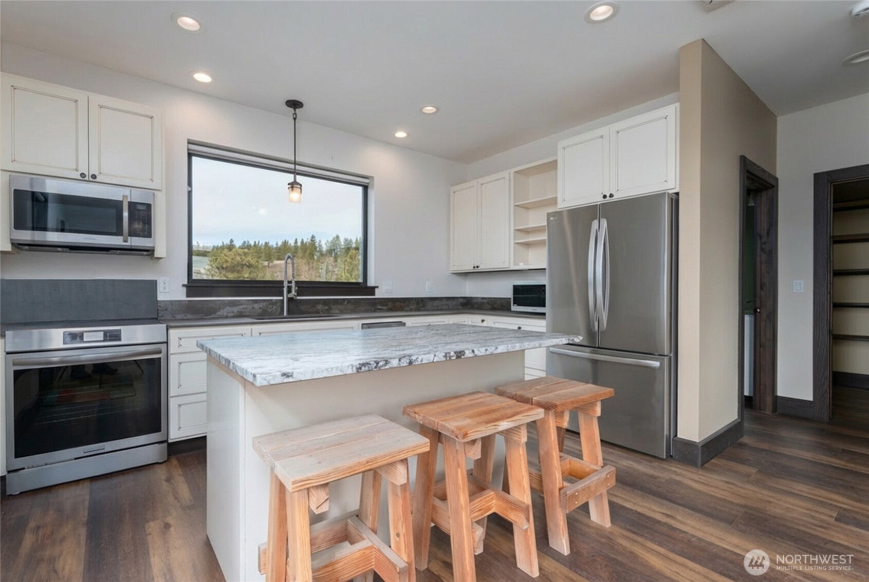 317 Cottontail Lane , Chelan, WA 98816