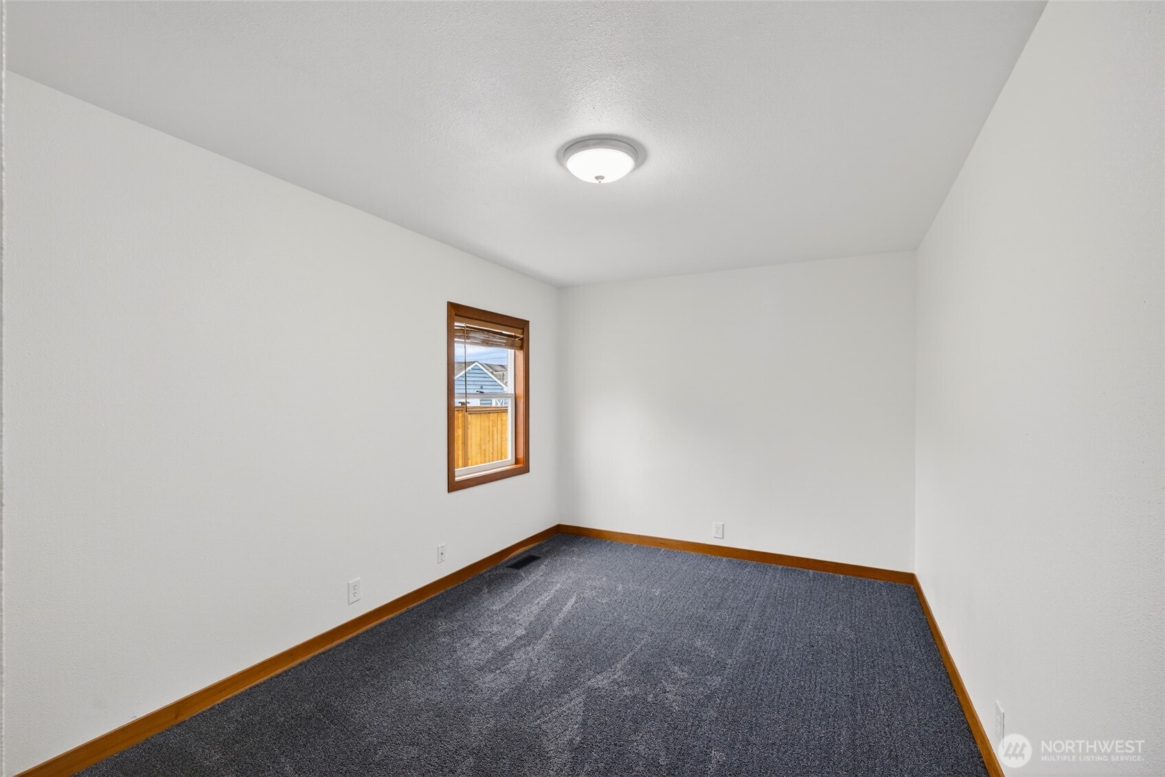 337 E Rio Vista Avenue , Burlington, WA 98233