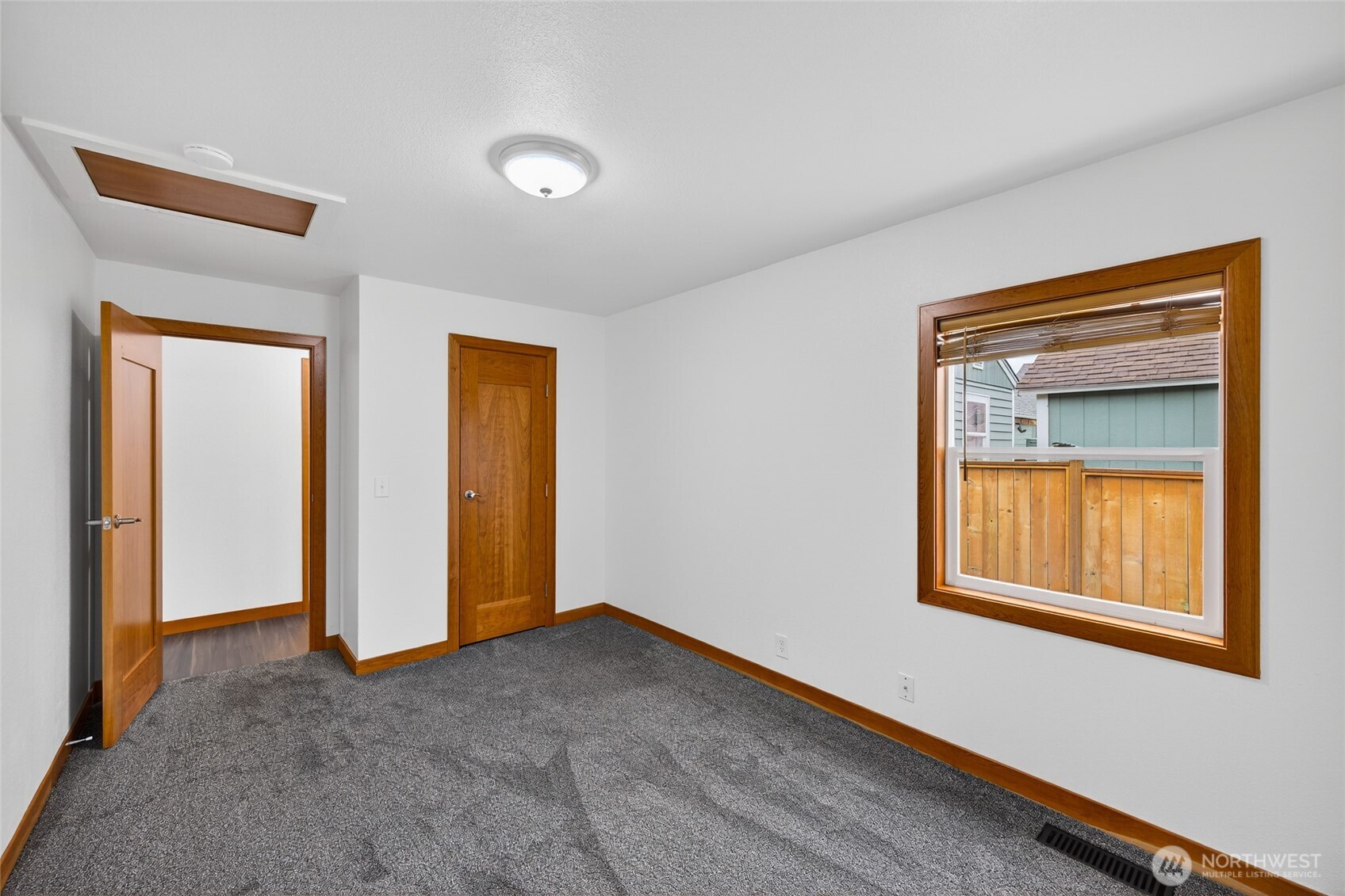 337 E Rio Vista Avenue , Burlington, WA 98233