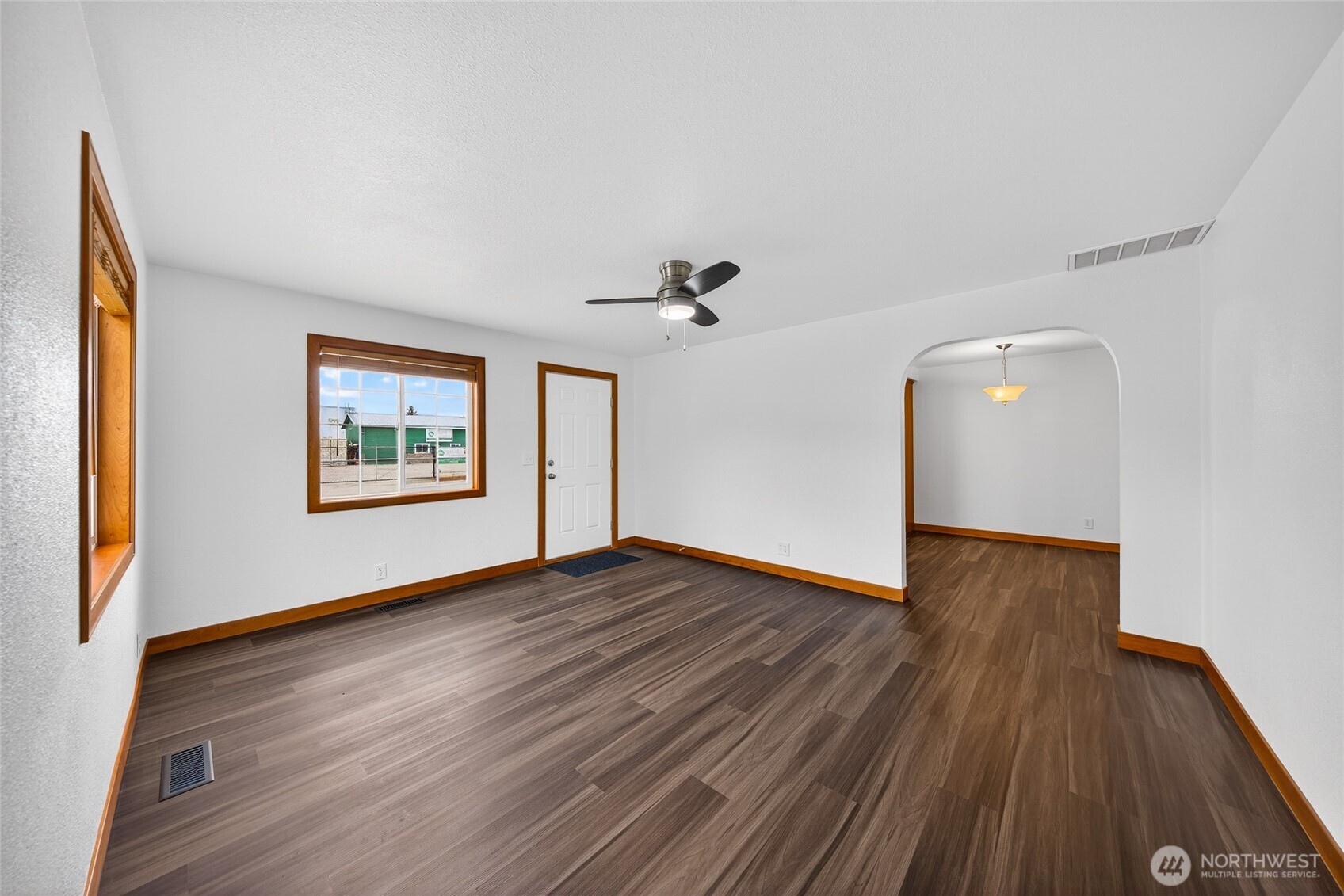 337 E Rio Vista Avenue , Burlington, WA 98233