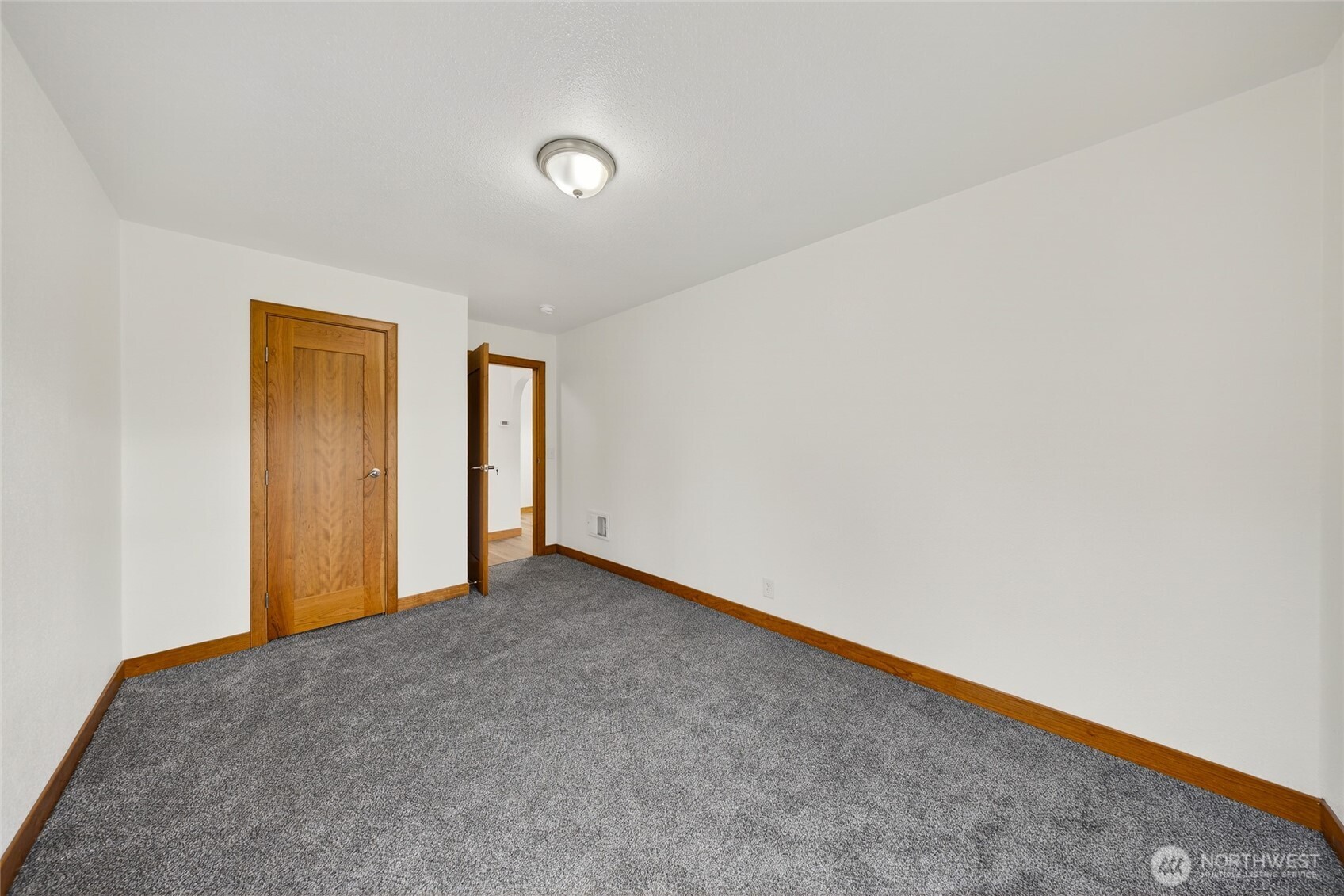 337 E Rio Vista Avenue , Burlington, WA 98233