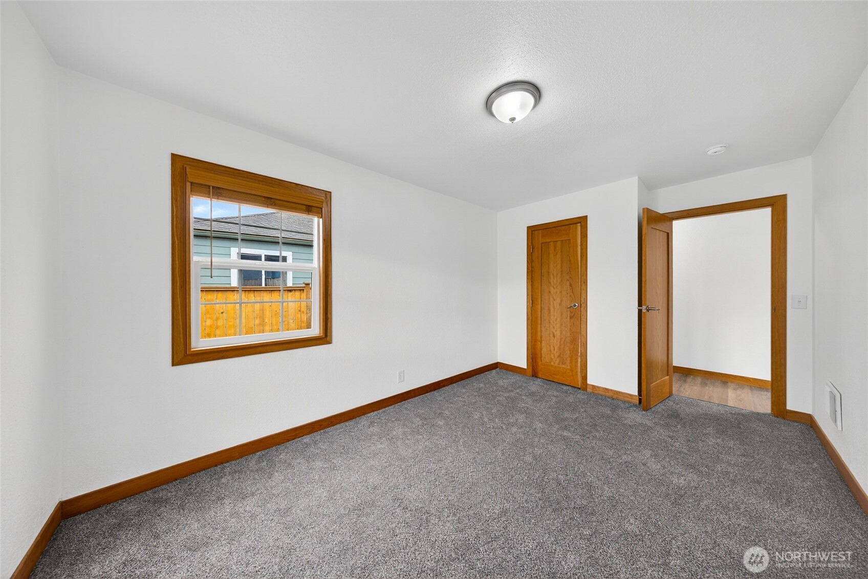 337 E Rio Vista Avenue , Burlington, WA 98233