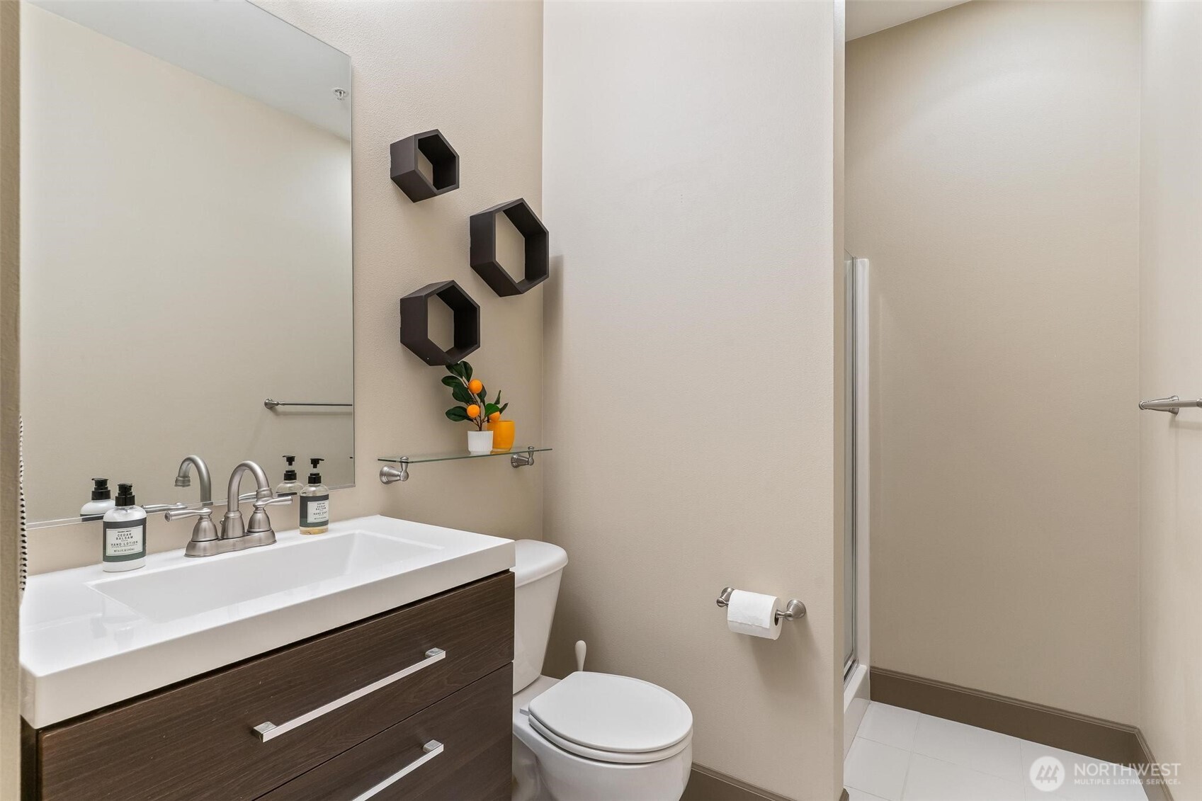 2115 201st Place SE #L2, Bothell, WA 98012-8565