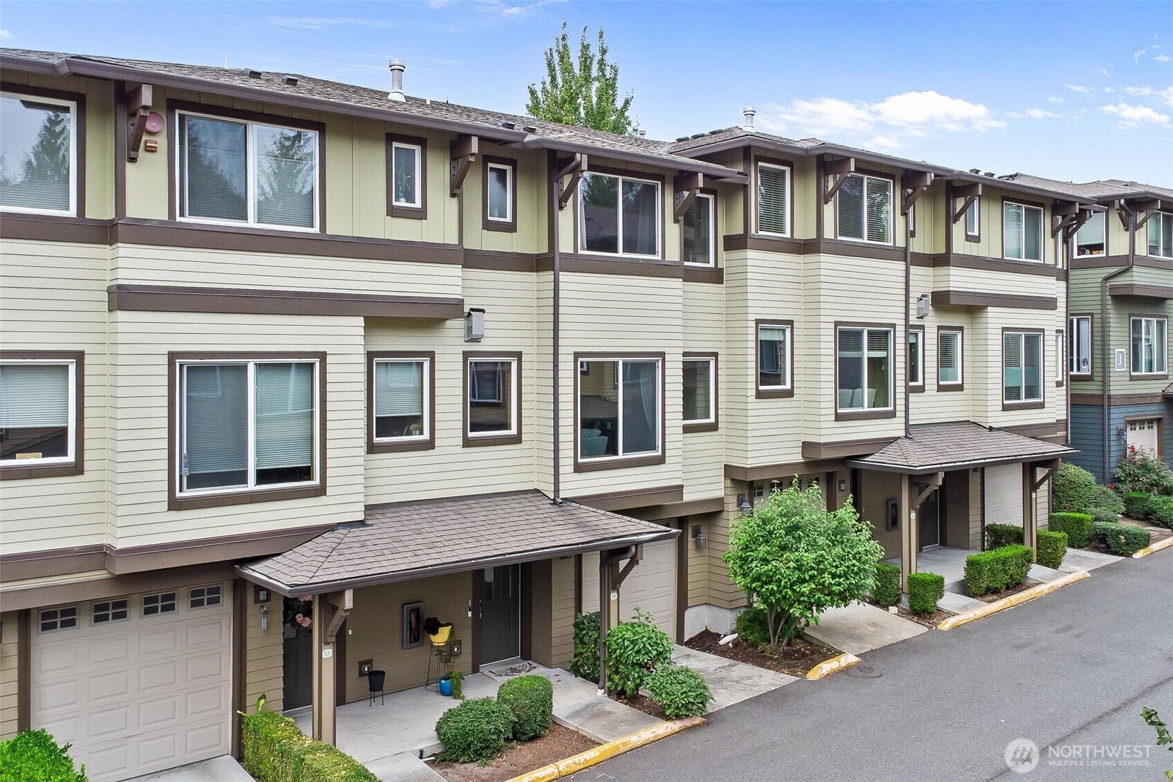 2115 201st Place SE #L2, Bothell, WA 98012-8565