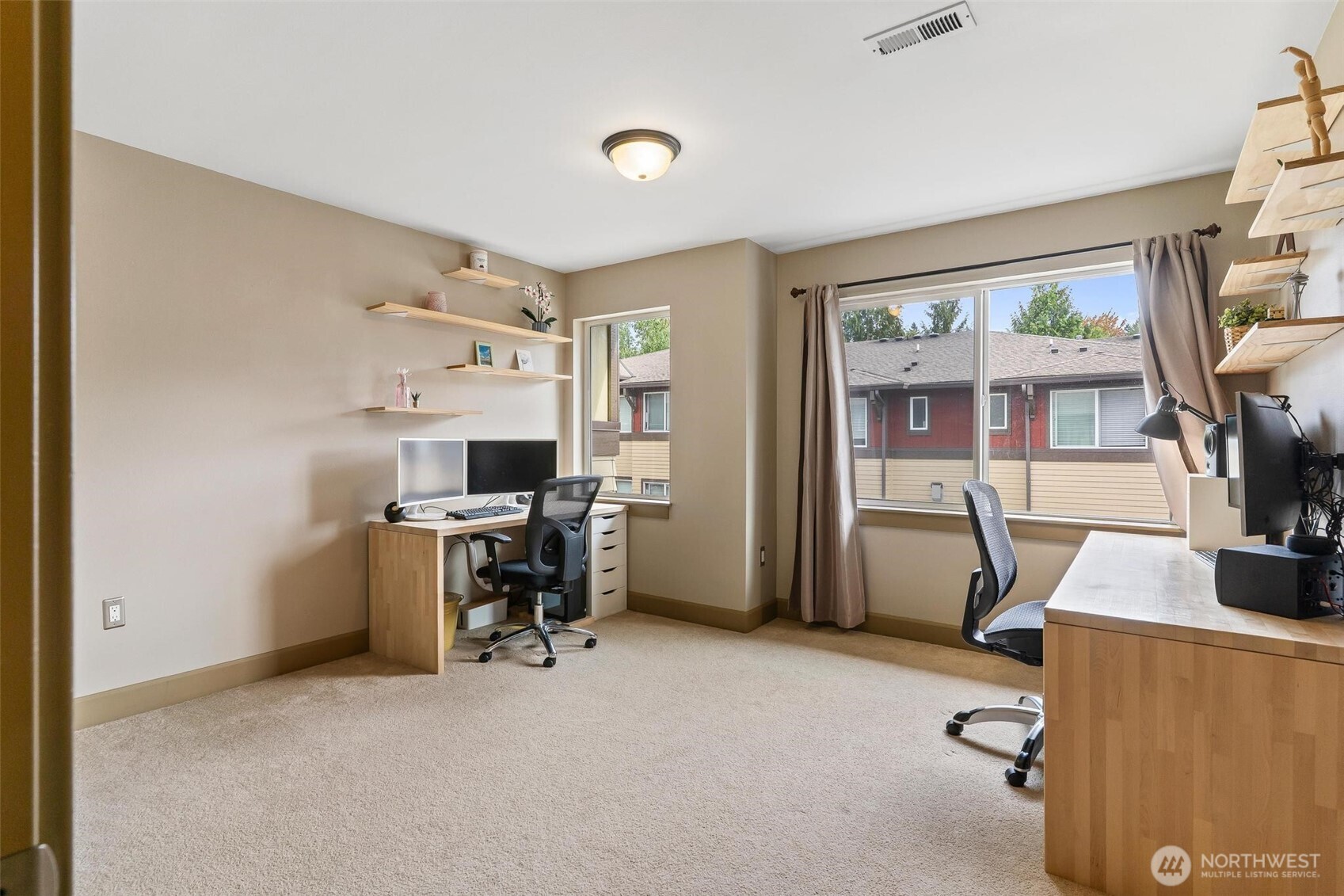 2115 201st Place SE #L2, Bothell, WA 98012-8565