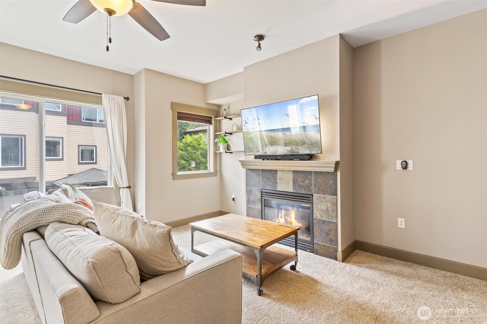 2115 201st Place SE #L2, Bothell, WA 98012-8565