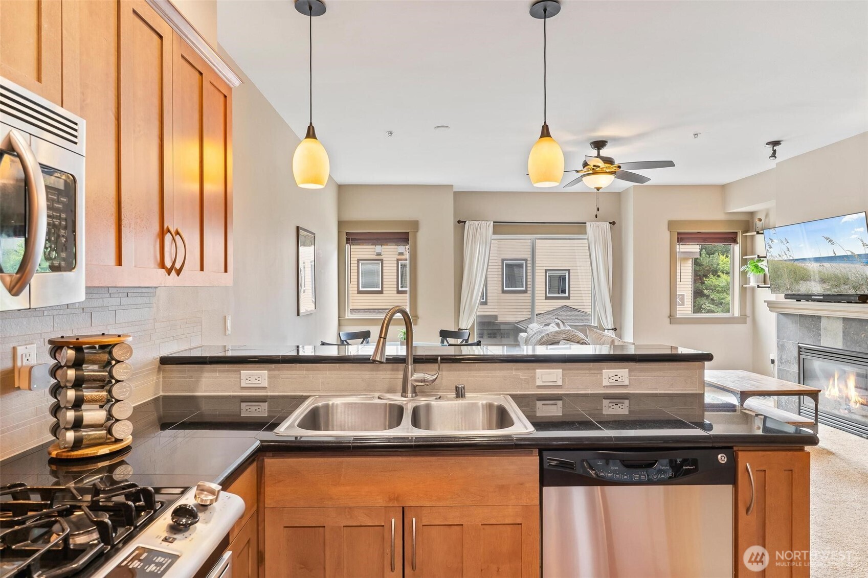 2115 201st Place SE #L2, Bothell, WA 98012-8565