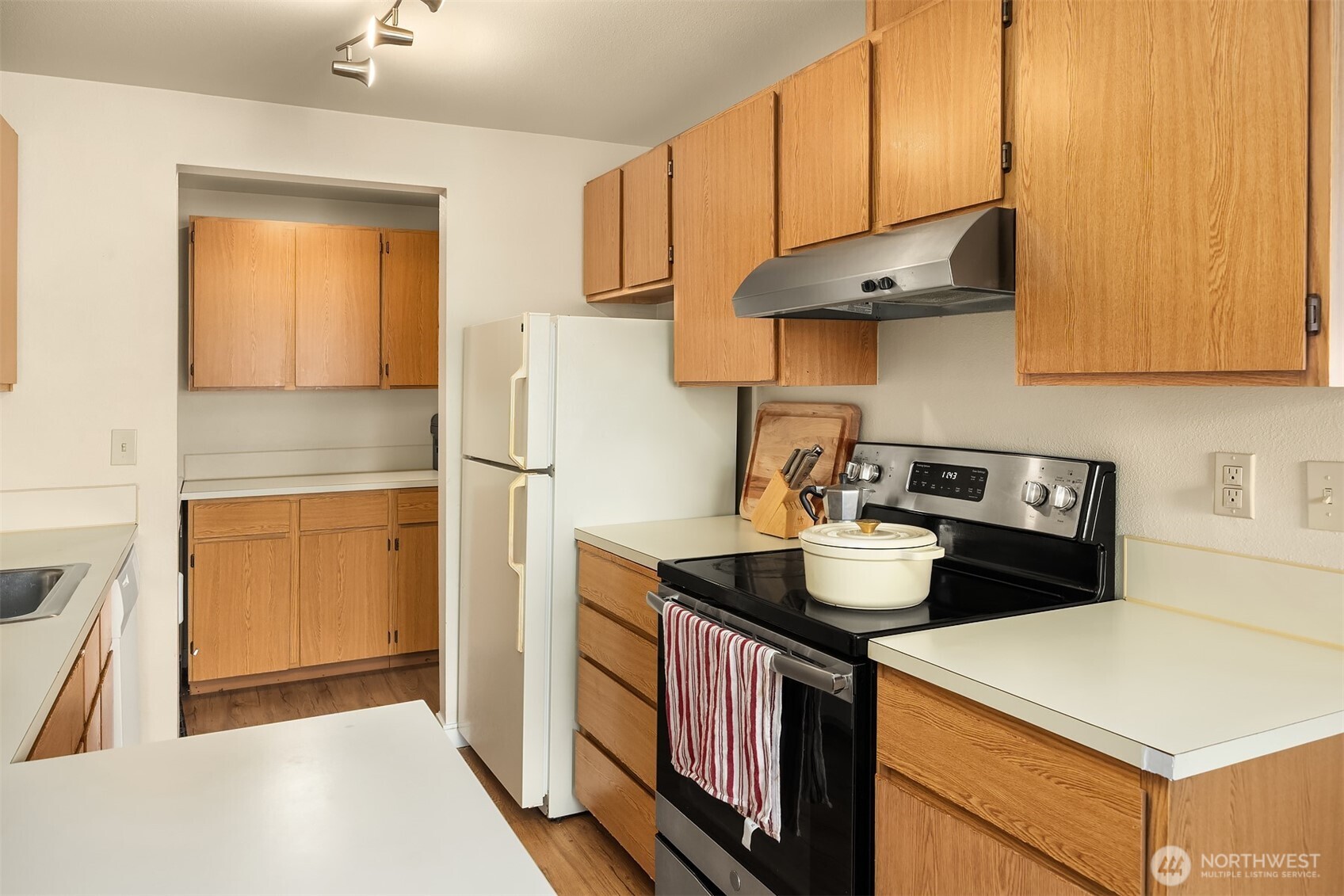 1433 NW 64th Street , Seattle, WA 98107