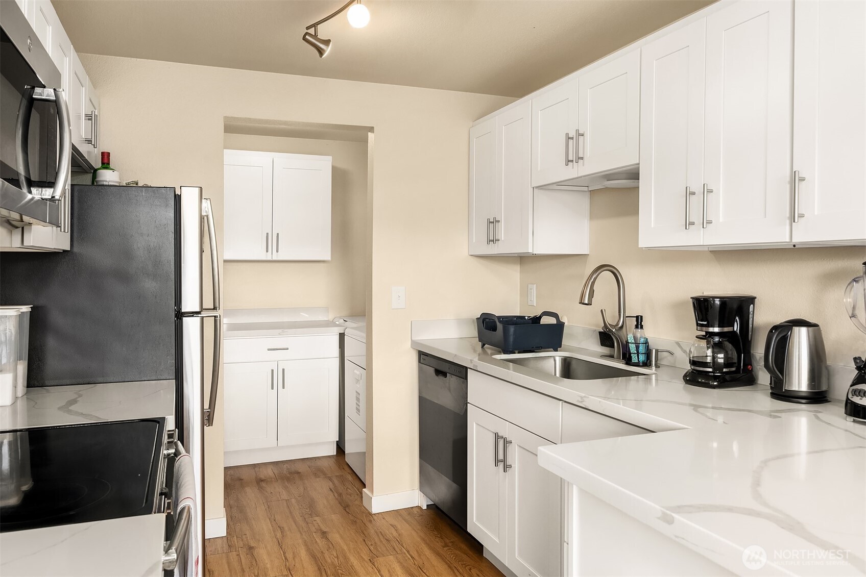 1433 NW 64th Street , Seattle, WA 98107