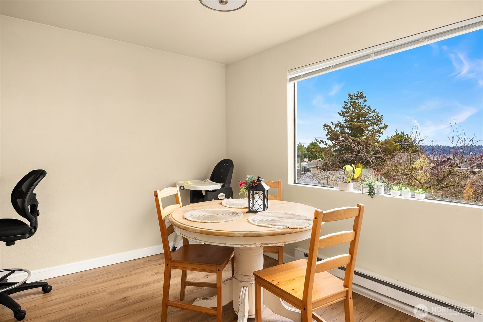 1433 NW 64th Street , Seattle, WA 98107