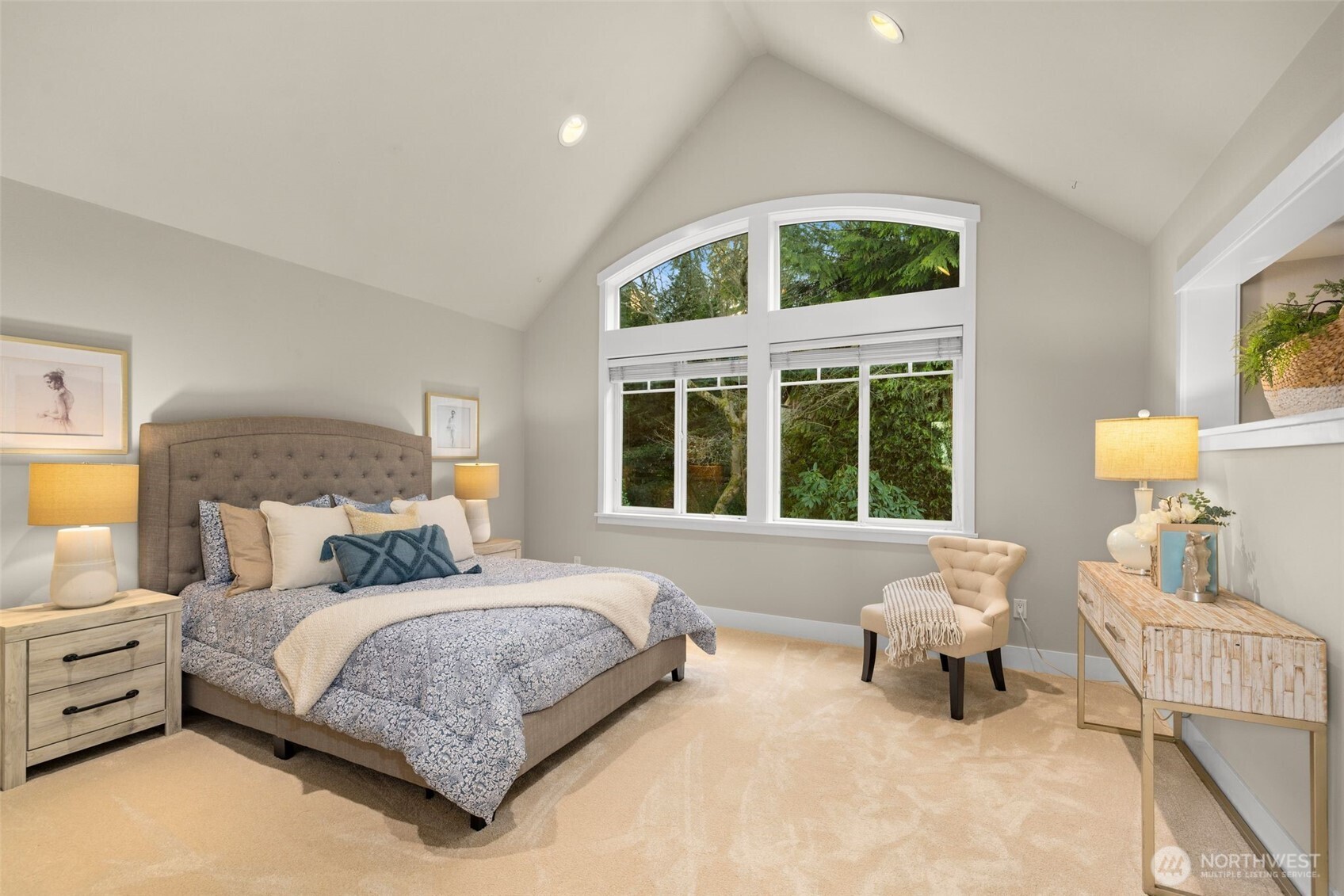 18021 SE 40th Place , Bellevue, WA 98008