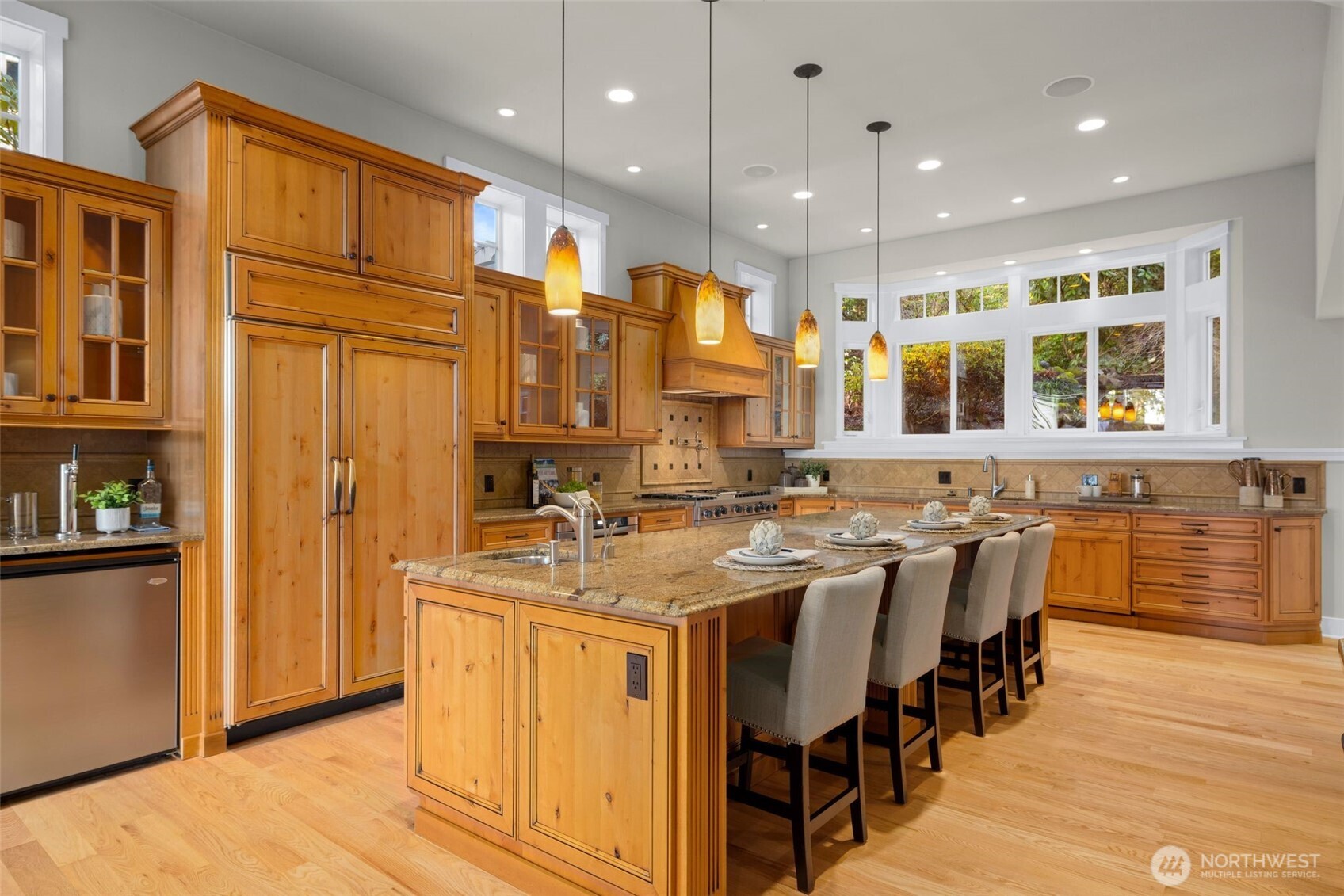 18021 SE 40th Place , Bellevue, WA 98008