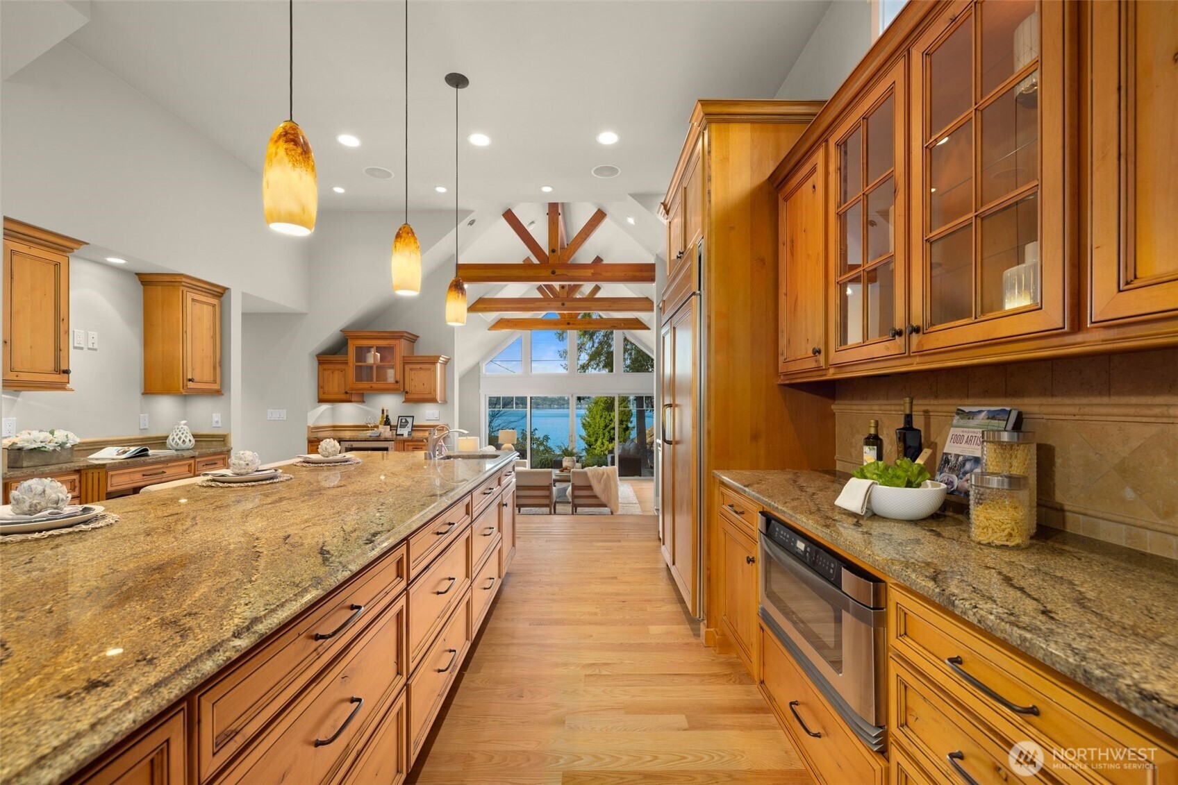 18021 SE 40th Place , Bellevue, WA 98008