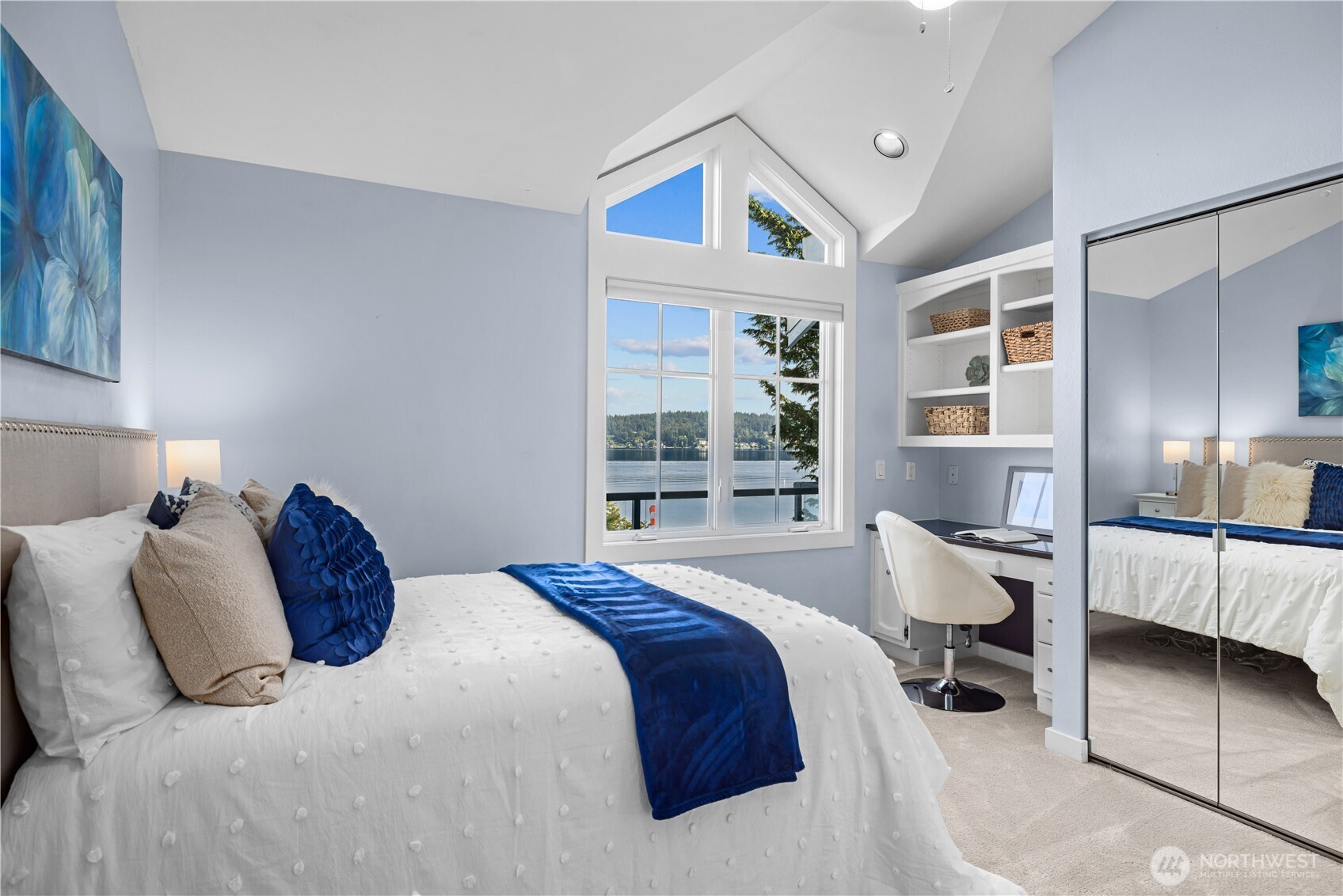 528 W Lake Sammamish Parkway SE, Bellevue, WA 98008