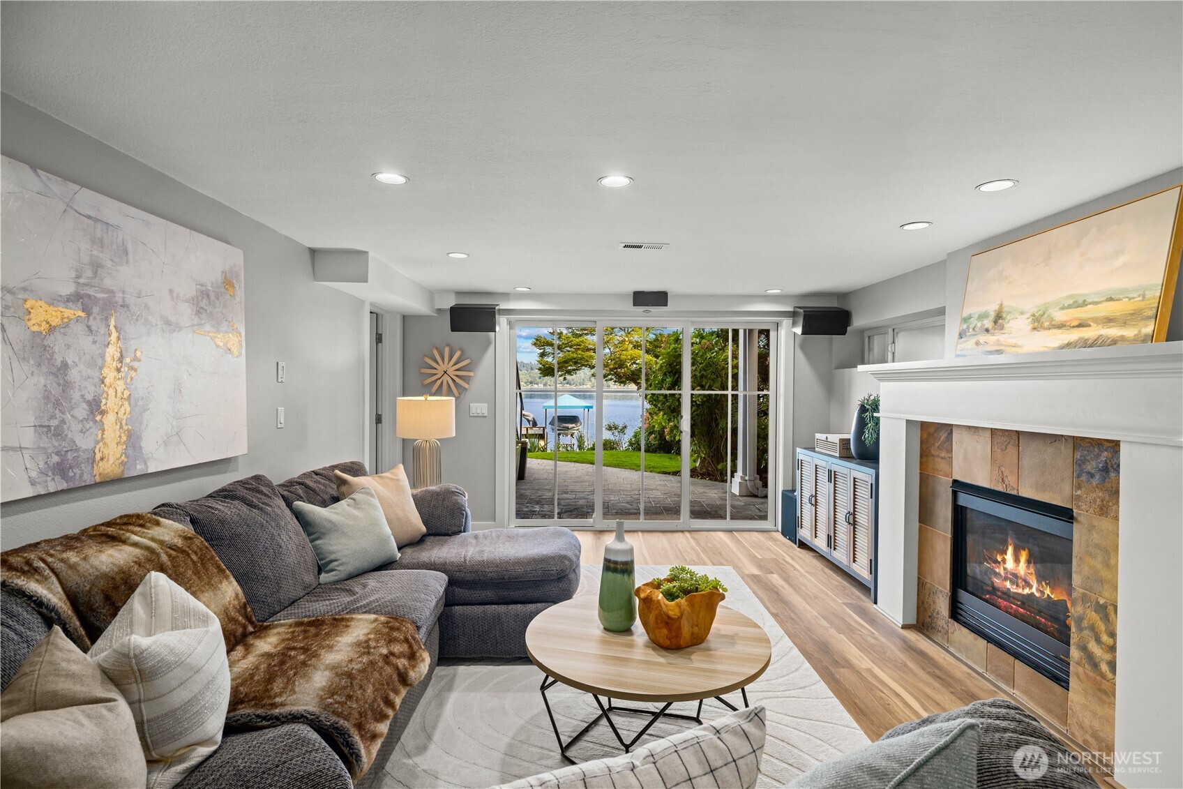 528 W Lake Sammamish Parkway SE, Bellevue, WA 98008