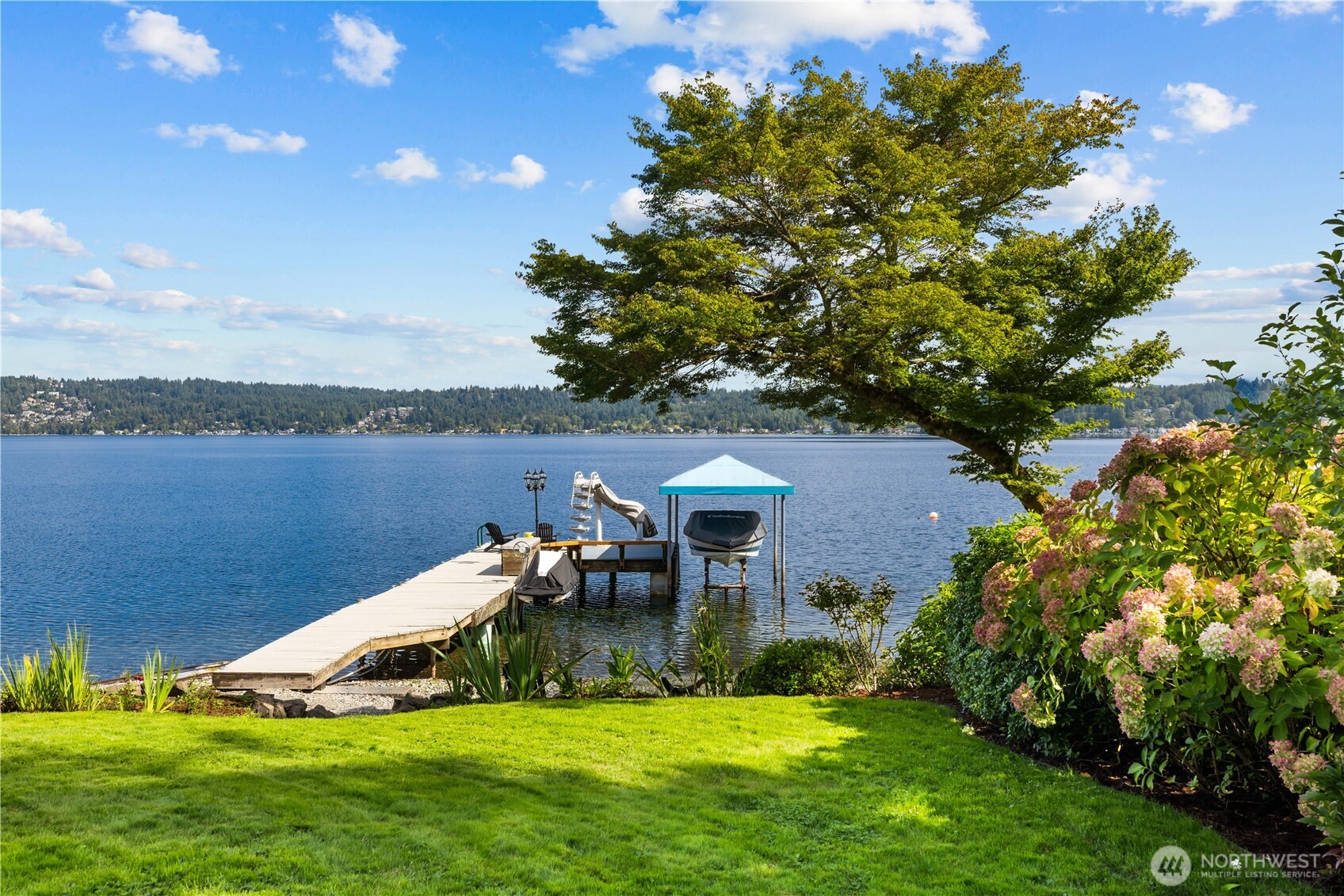 528 W Lake Sammamish Parkway SE, Bellevue, WA 98008