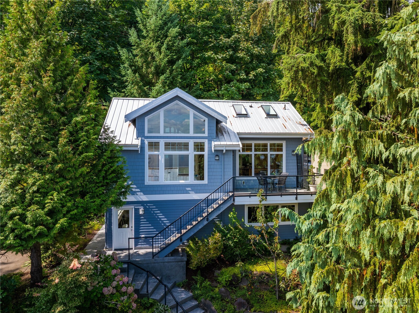 528 W Lake Sammamish Parkway SE, Bellevue, WA 98008