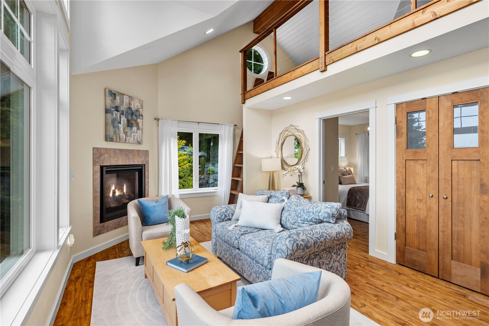 528 W Lake Sammamish Parkway SE, Bellevue, WA 98008