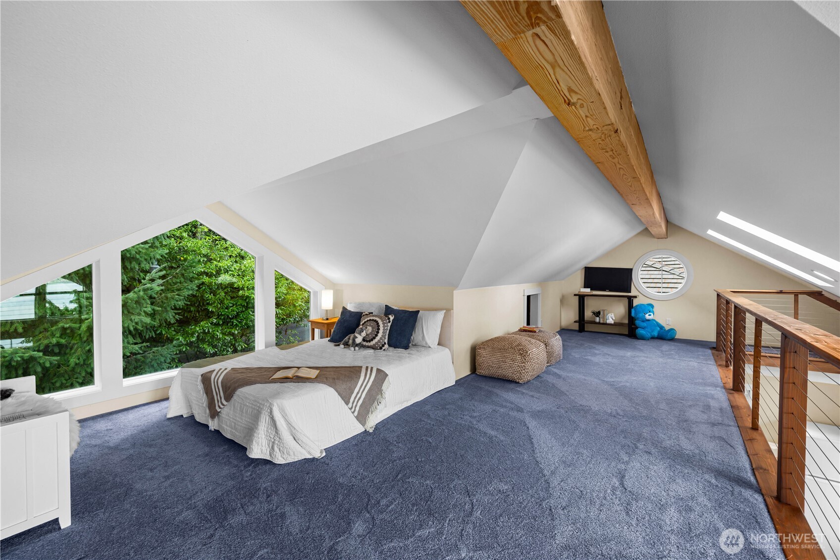 528 W Lake Sammamish Parkway SE, Bellevue, WA 98008