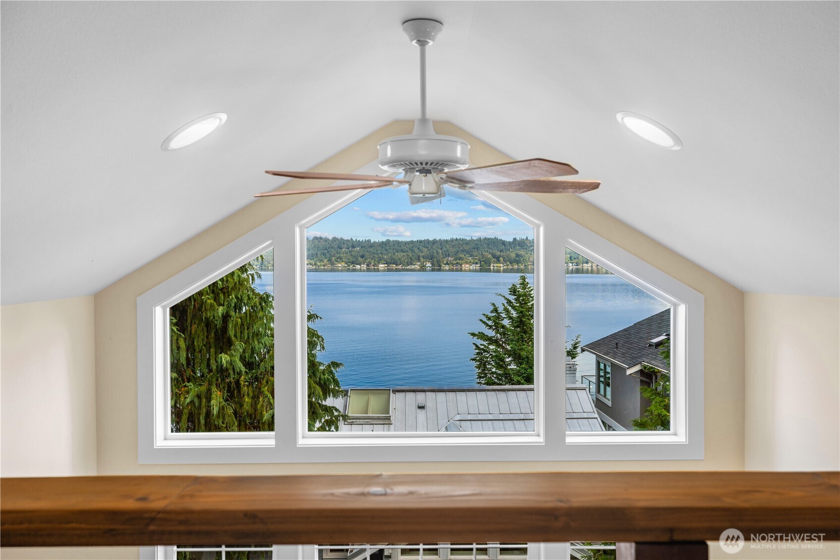 528 W Lake Sammamish Parkway SE, Bellevue, WA 98008